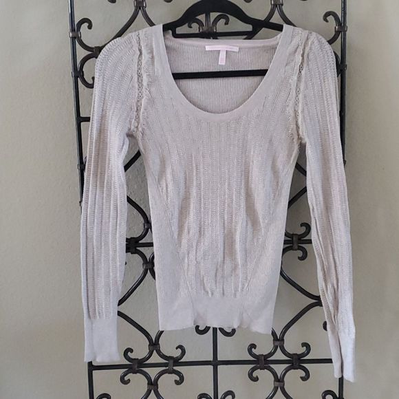 SOLD!! VICTORIA'S SECRET Thin Sweater - Sizes XS - Picture 1 of 6